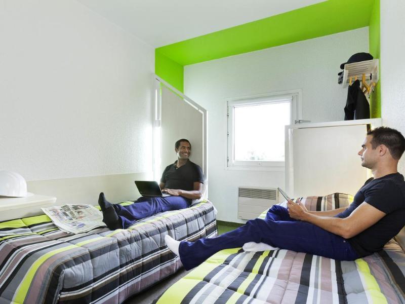 F1 Est Porte De Ste Luce Hotel 3*